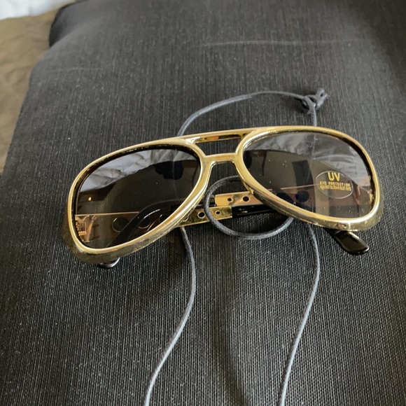 🕶Supa’ Fro Wig 🕶 - Picture 5 of 5